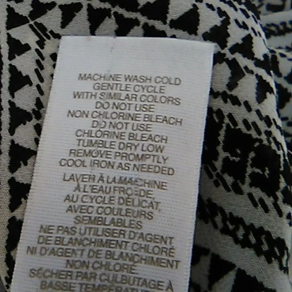 Avon Border Print Shift Dress - Picture 7 of 8